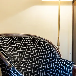 https://teatro-suites-malaga.hotelsinnerja.org