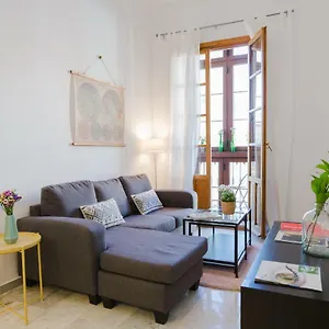 https://hola-malaga-atarazanas.es-andalucia.com